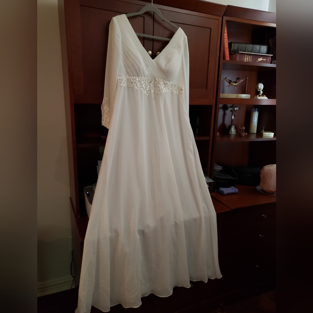 NWT JJ'S HOUSE Wedding dress size 12